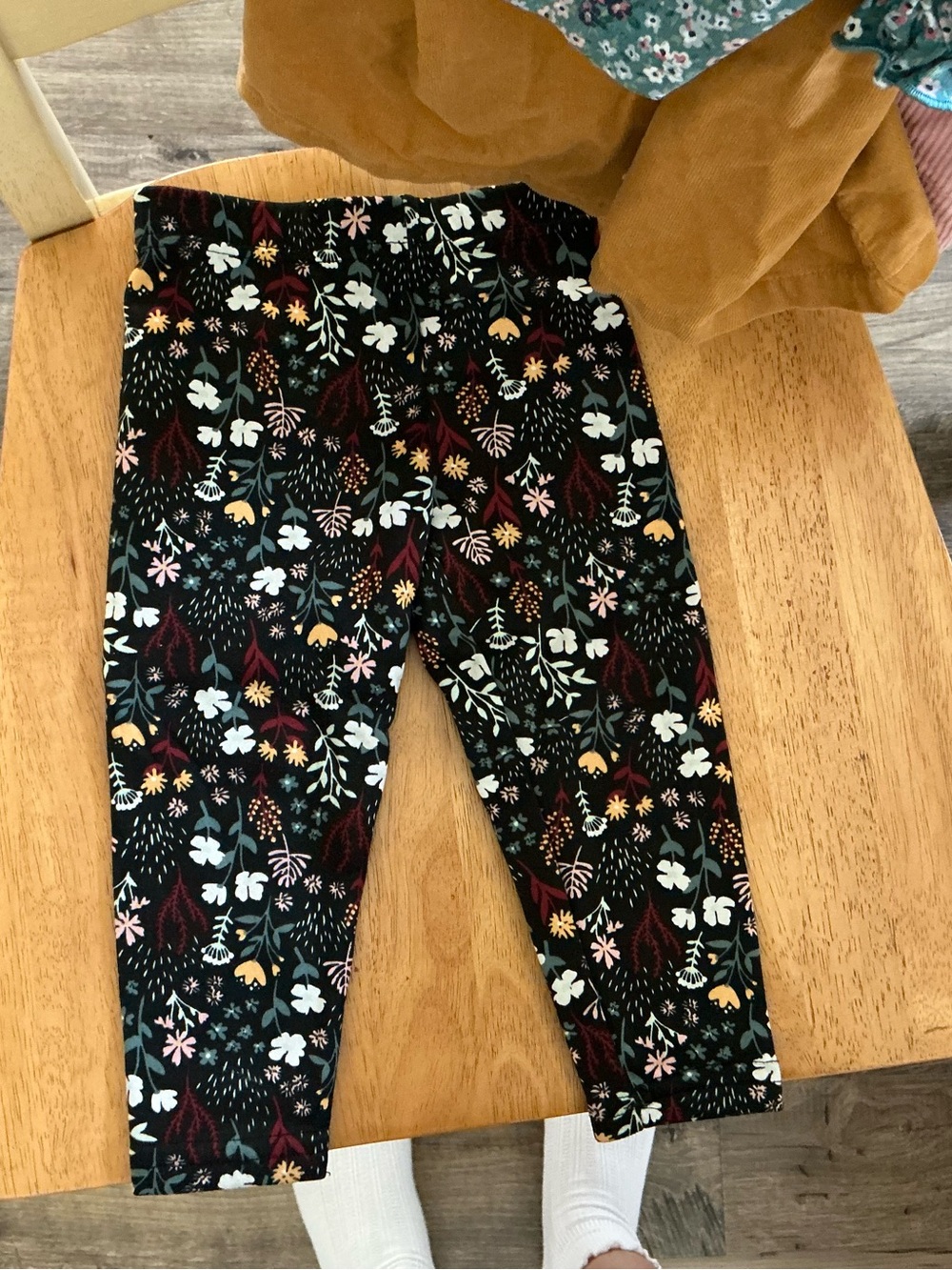 Girls' Black Floral Print Stretch Leggings